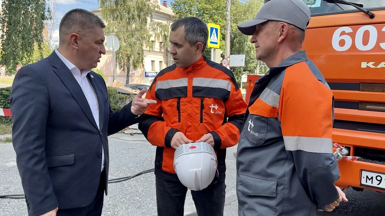 Главная картинка новости: В Чебоксарах устраняют повреждения теплосетей после гидроиспытаний