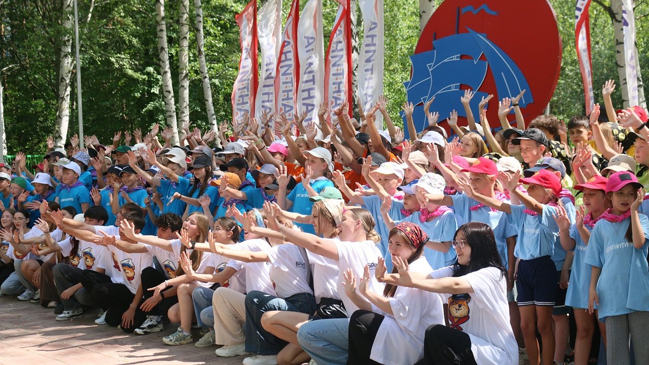 Главная картинка новости: В чебоксарских лагерях кипит жизнь: четвертая смена "Яркого лета Чувашии" в разгаре