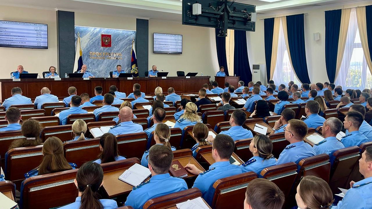 Главная картинка новости: За полгода выявлено 26 тысяч нарушений: прокуратура Чувашии подвела итоги работы