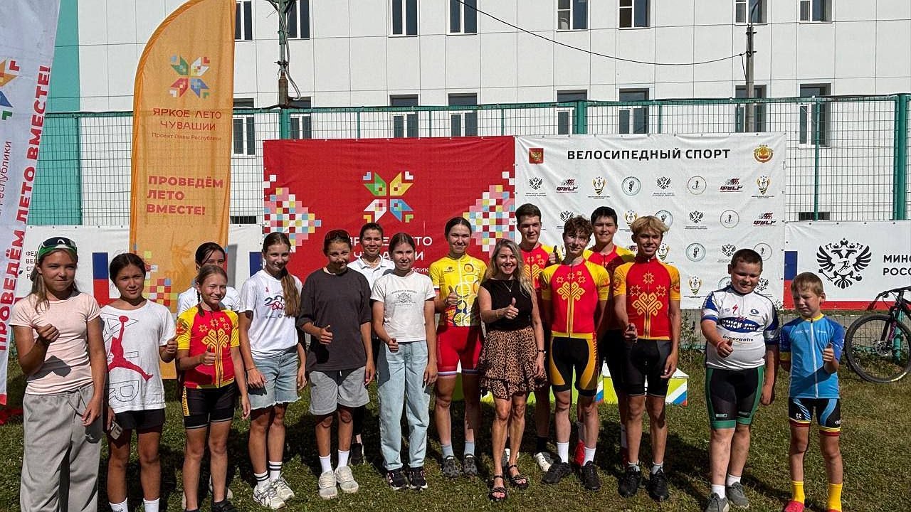 Главная картинка новости: Олимпийская чемпионка провела мотивационную встречу с юными велосипедистами Чувашии