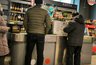 Миниатюра новости: Почему продавцы "Пятерочки" и "Магнита" постоянно спрашивают у покупателей: "Вам нужен чек?"