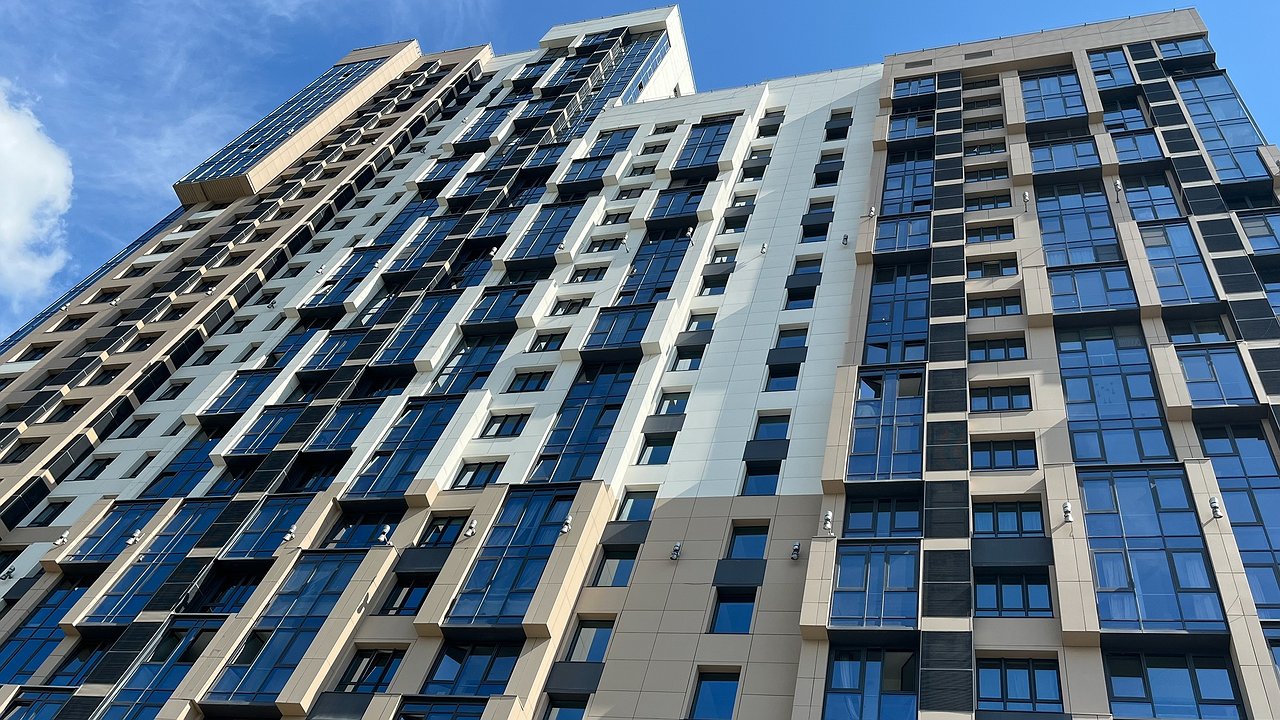 Главная картинка новости: "Россияне живут как короли": что шокирует американцев в наших квартирах