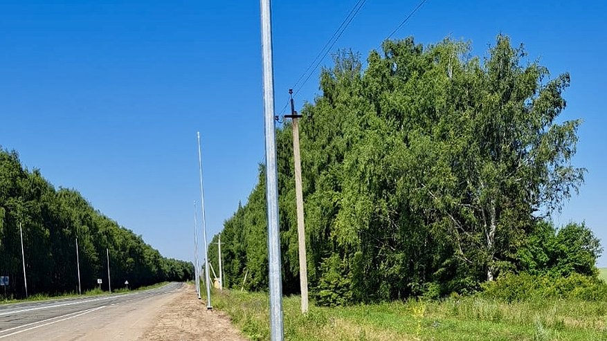 Главная картинка новости: В Чувашии устанавливают освещение и строят тротуары для обеспечения безопасности на дорогах