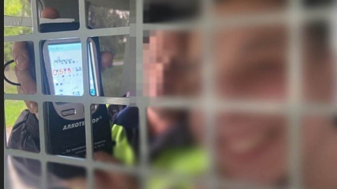 Главная картинка новости: В Чувашии задержали лихого юного, но изрядно выпившего мопедиста