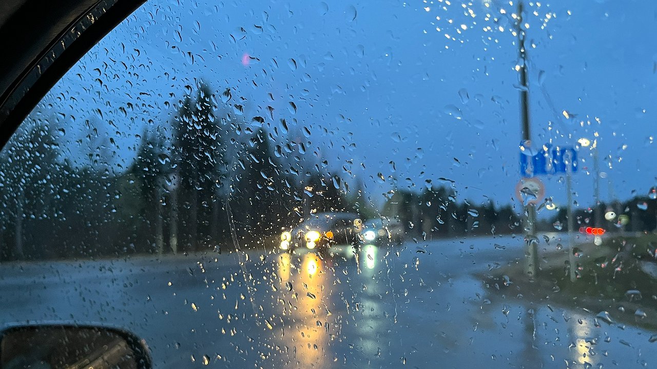 Главная картинка новости: Чувашию ждут дождливые выходные и туман