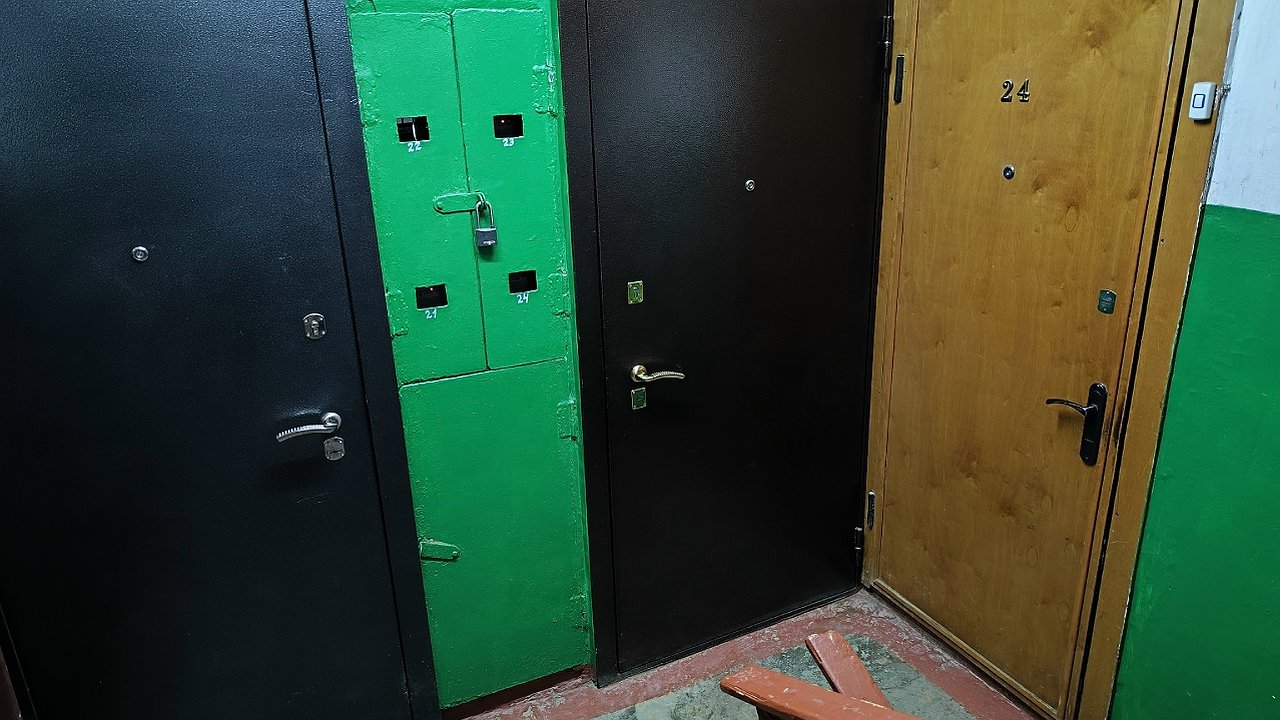 Главная картинка новости: В Чебоксарах вручили ключи от нового жилья детям-сиротам