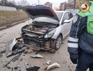 В Чебоксарах водитель скрылся с места ДТП после аварии с тремя автомобилями