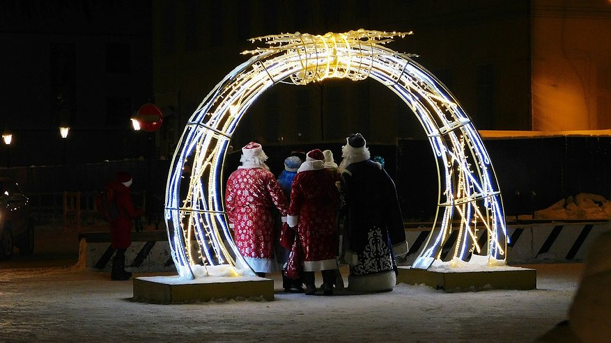 Главная картинка новости: Чувашия встречает Новый год мягким снегом и гололедицей