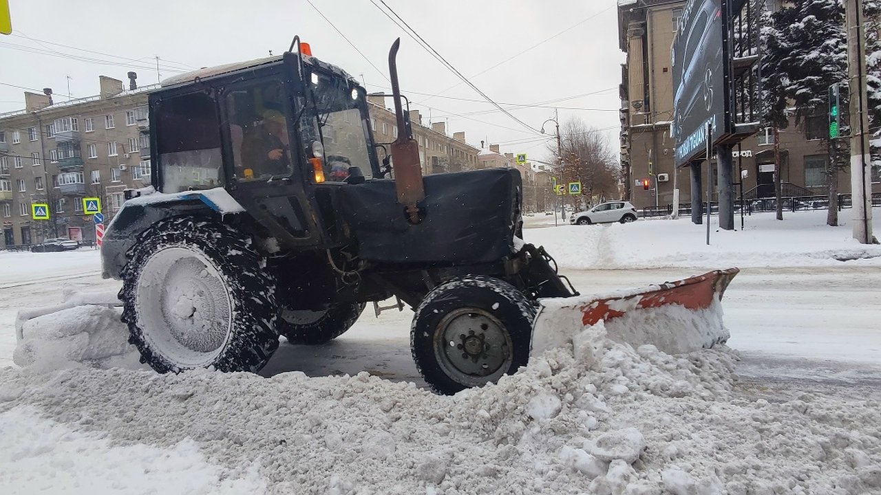 Главная картинка новости: Глава Чувашии взял на жесткий контроль вопросы зимнего содержания дорог и дворов