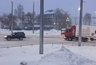 Миниатюра новости: Водитель внедорожника помог буксировать застрявшую фуру на заснеженном перекрестке в Чебоксарах