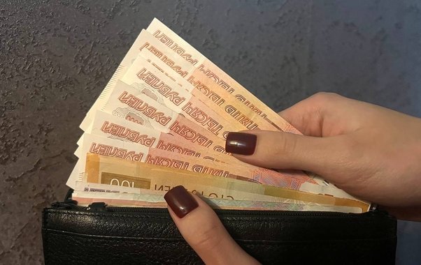 В Чебоксарах мошенница продавала фальшивые билеты на концерт звезды